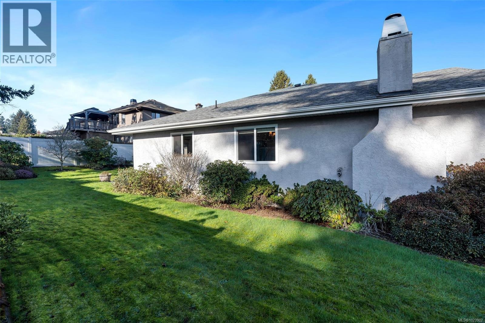 38 2560 Wilcox Terr, Central Saanich, British Columbia  V8Z 6Z8 - Photo 31 - 1023902