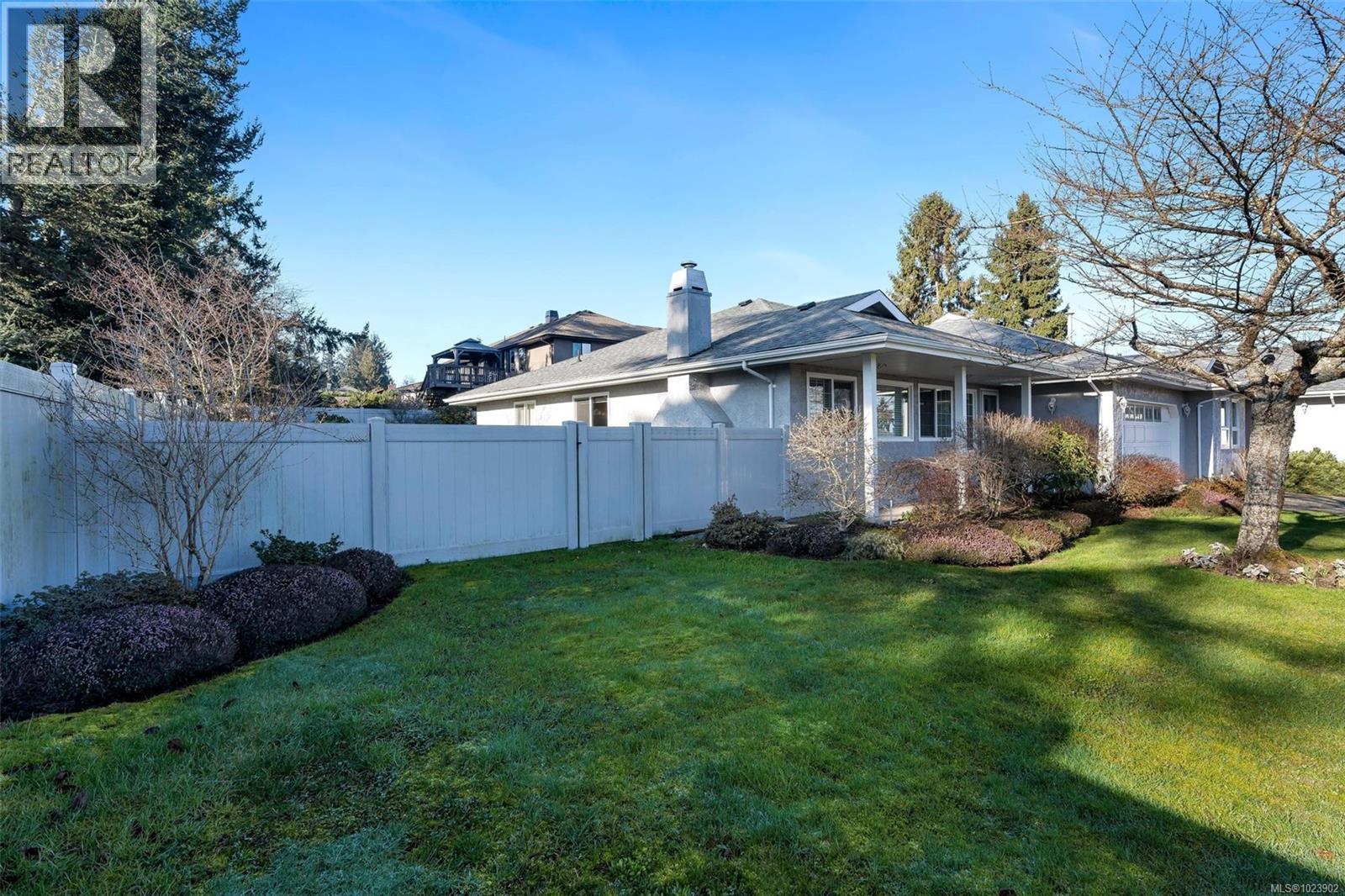 38 2560 Wilcox Terr, Central Saanich, British Columbia  V8Z 6Z8 - Photo 32 - 1023902