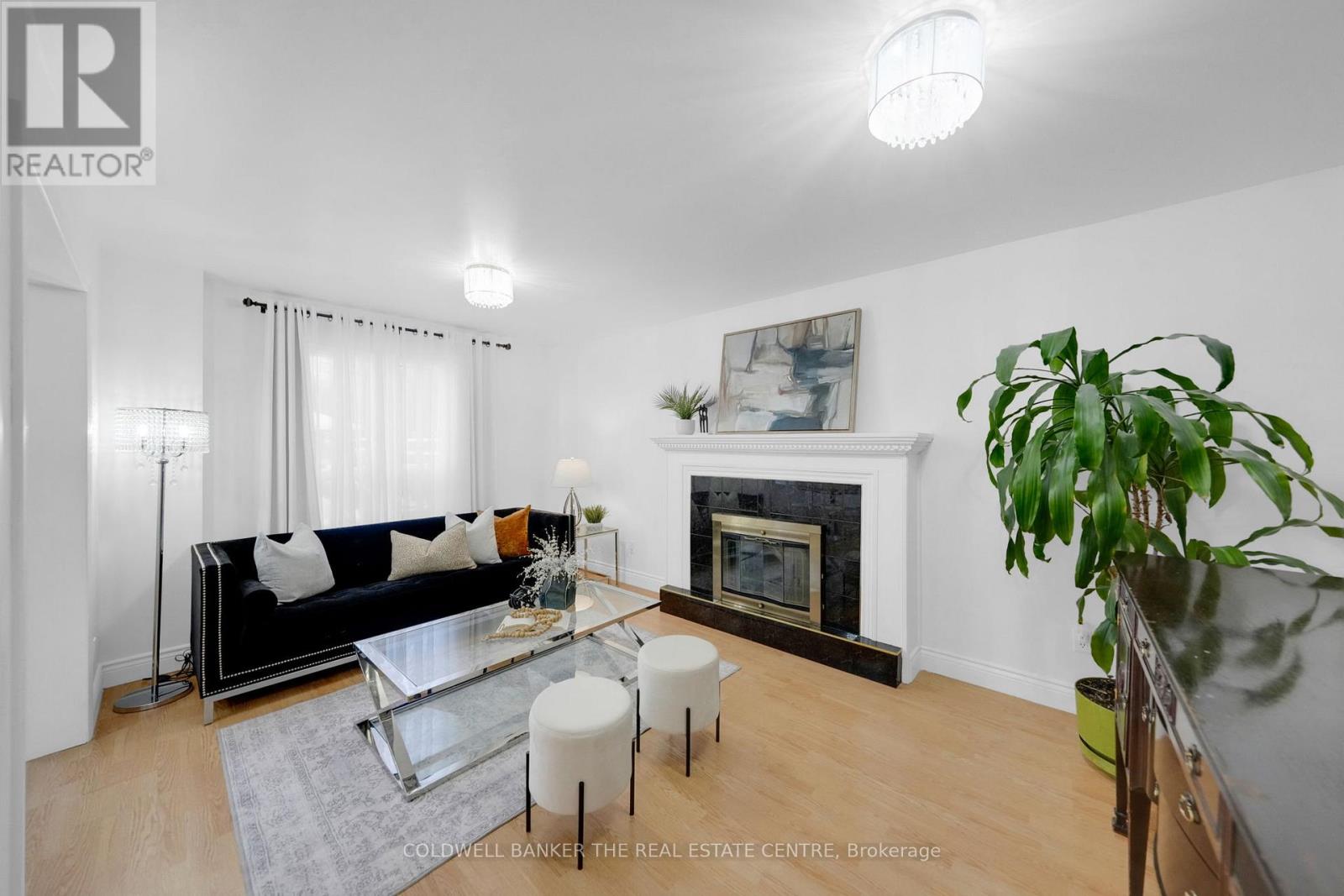 87 O'connor Crescent S, Richmond Hill, Ontario  L4C 7N9 - Photo 5 - N12739940