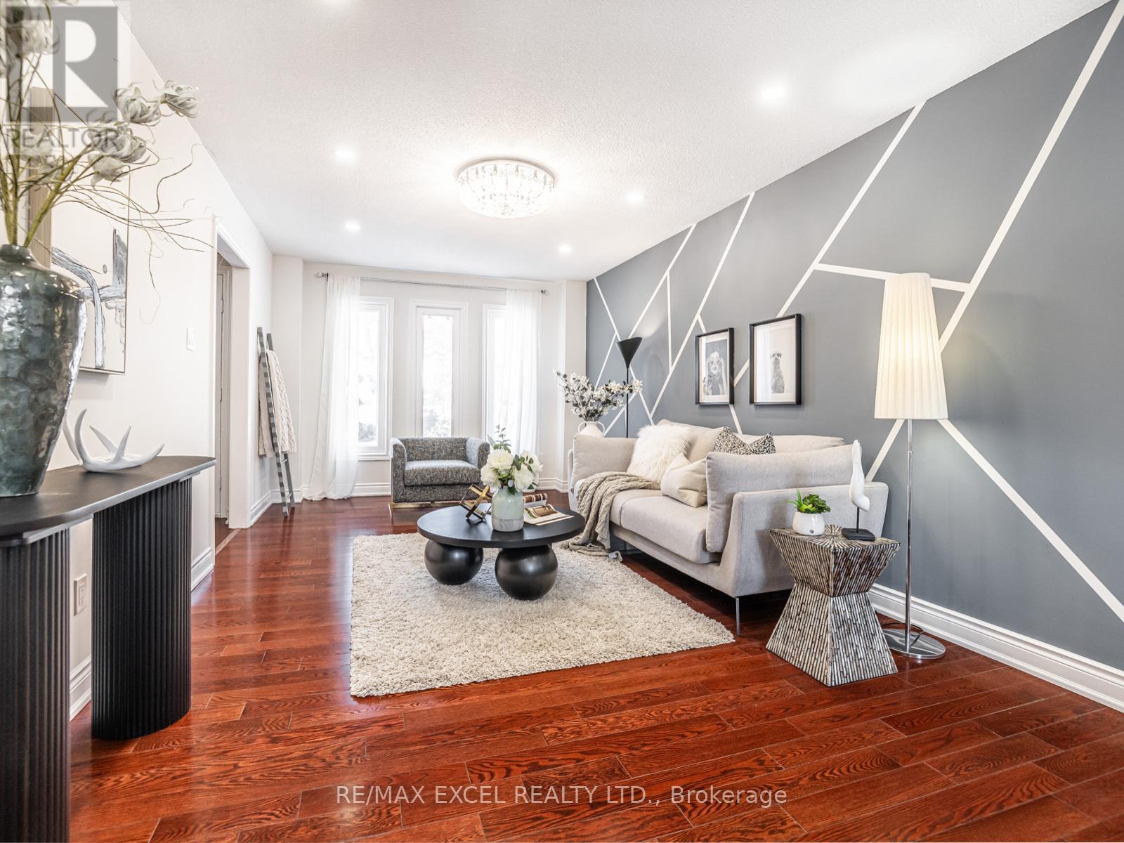 9 Shadlock Street, Markham, Ontario  L3S 3E1 - Photo 2 - N12740034