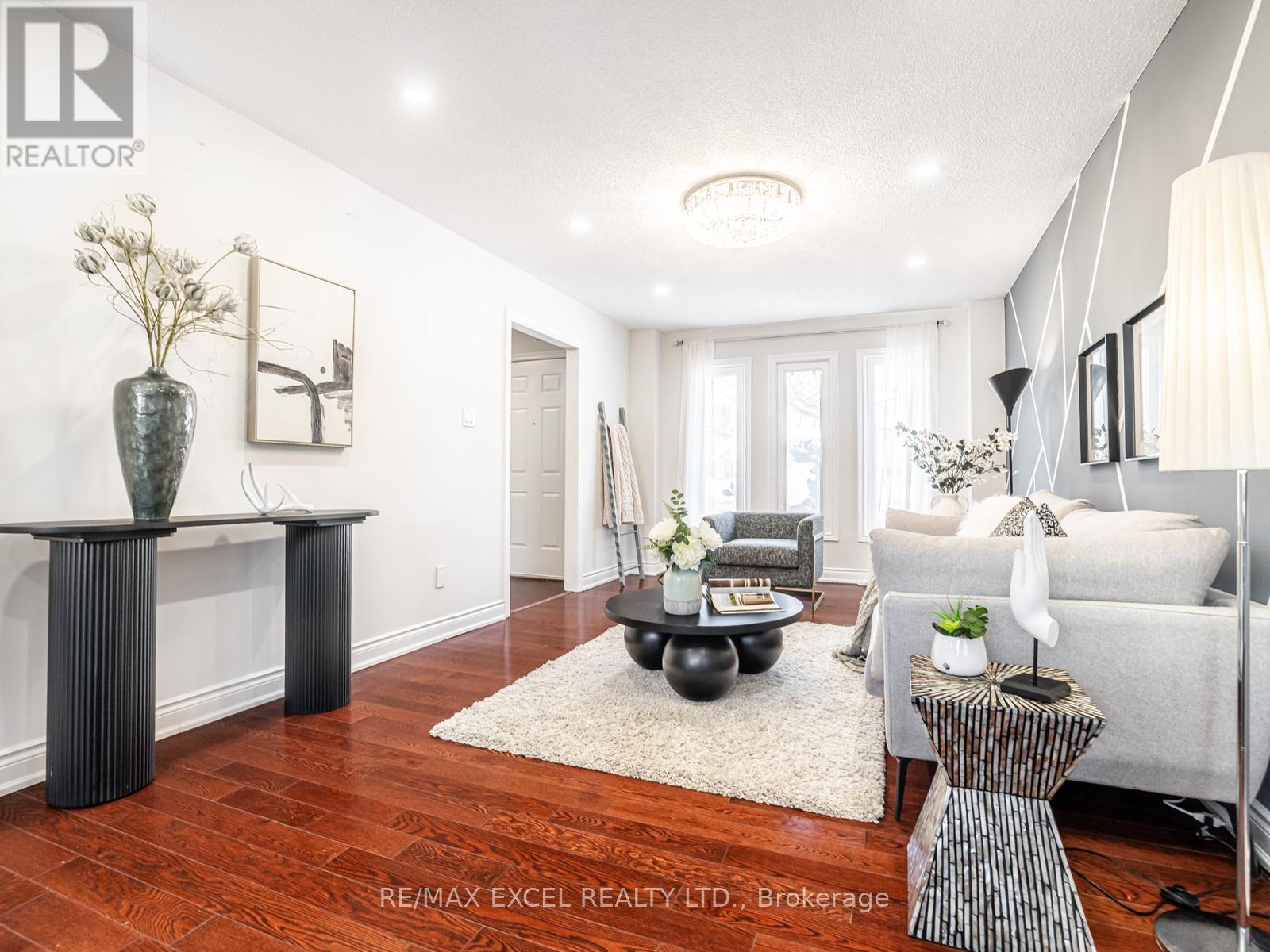 9 Shadlock Street, Markham, Ontario  L3S 3E1 - Photo 3 - N12740034