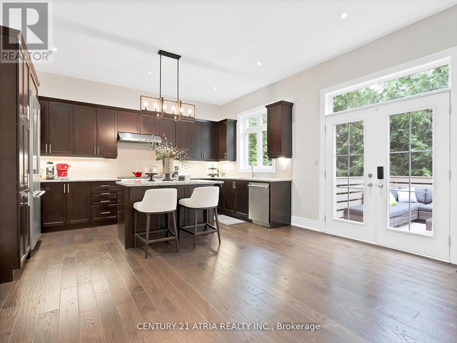 12 Macdonald Court, Richmond Hill, Ontario  L4E 1E9 - Photo 11 - N12740046