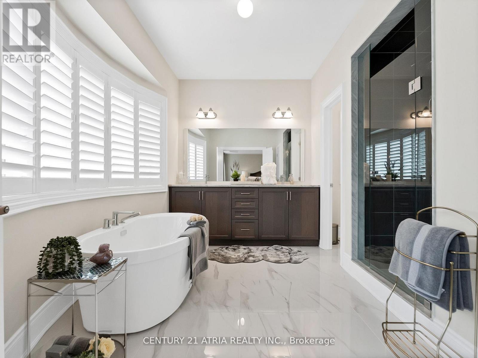 12 Macdonald Court, Richmond Hill, Ontario  L4E 1E9 - Photo 18 - N12740046