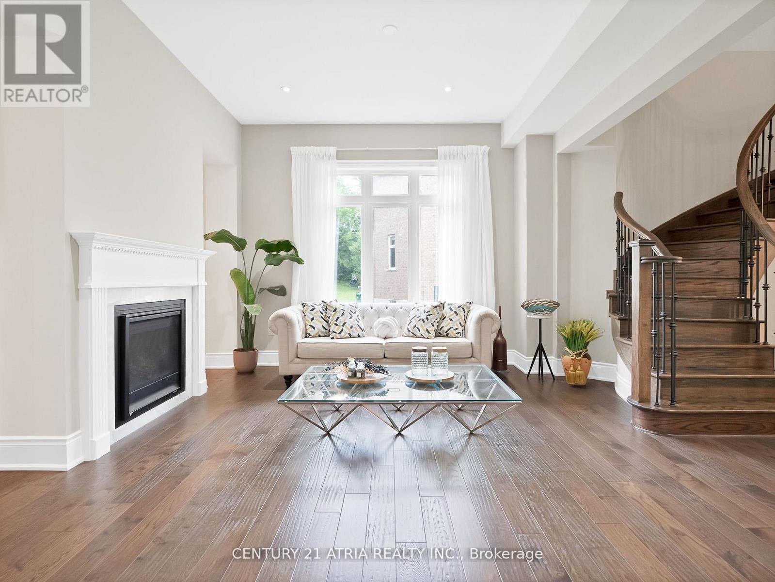 12 Macdonald Court, Richmond Hill, Ontario  L4E 1E9 - Photo 7 - N12740046