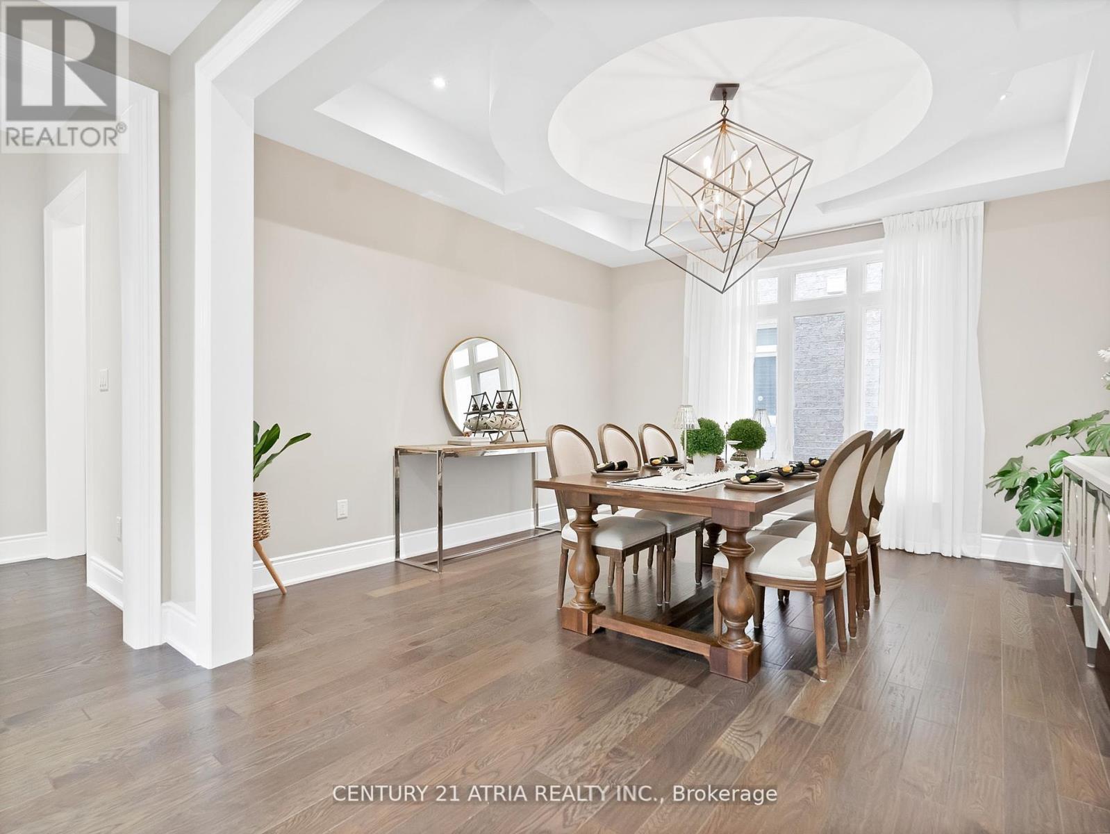 12 Macdonald Court, Richmond Hill, Ontario  L4E 1E9 - Photo 9 - N12740046