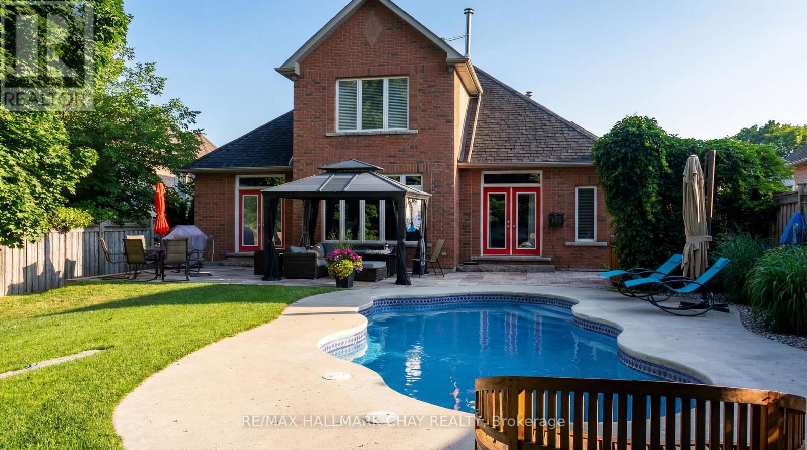 18 Cumming Drive, Barrie, Ontario  L4N 8H6 - Photo 2 - S12739934