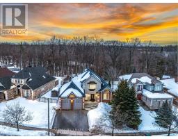 18 CUMMING DRIVE, Barrie, Ontario