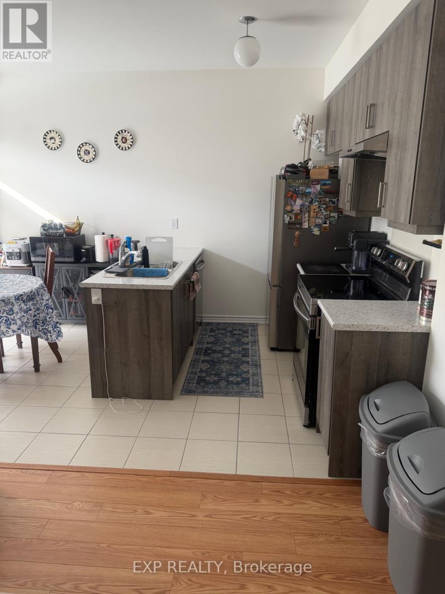 39 Tamworth Terrace, Barrie, Ontario  L9S 2Z8 - Photo 4 - S12740096