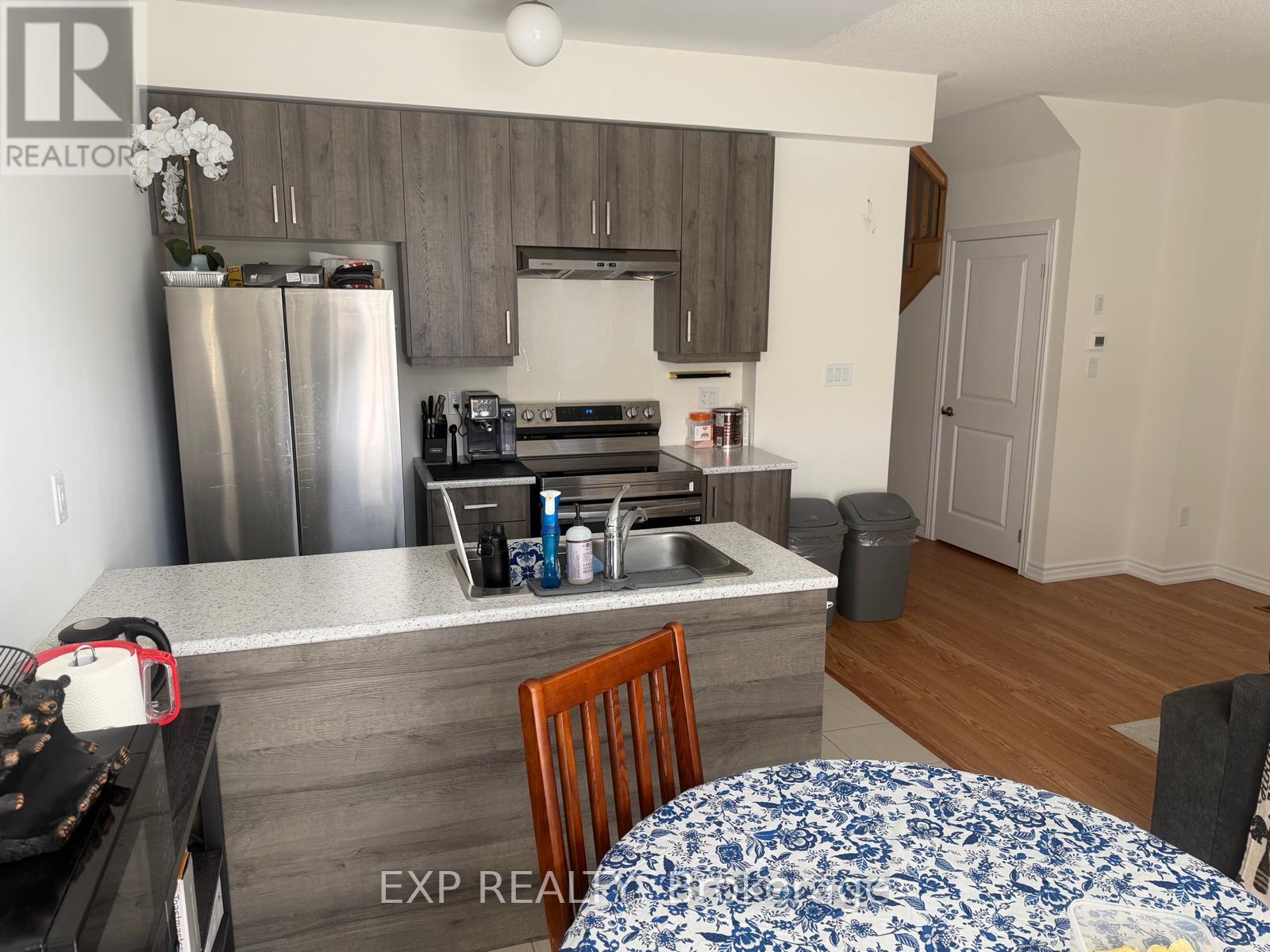 39 Tamworth Terrace, Barrie, Ontario  L9S 2Z8 - Photo 5 - S12740096