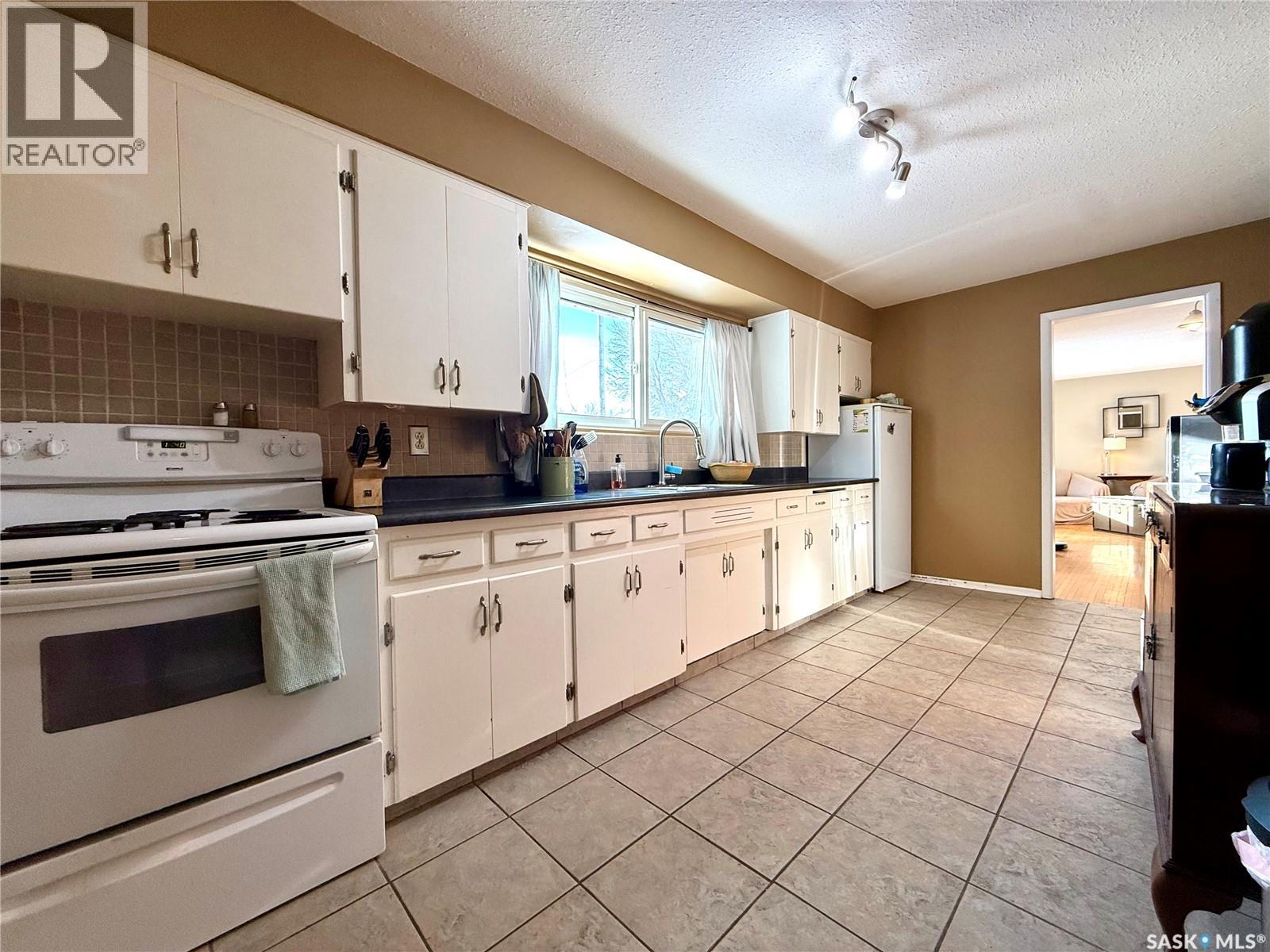 147 Logan Crescent W, Yorkton, Saskatchewan  S3N 0W6 - Photo 3 - SK027607