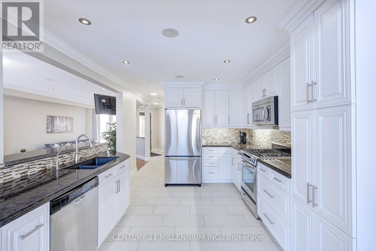 88 Eaton Street, Halton Hills, Ontario  L7G 5T2 - Photo 15 - W12739904