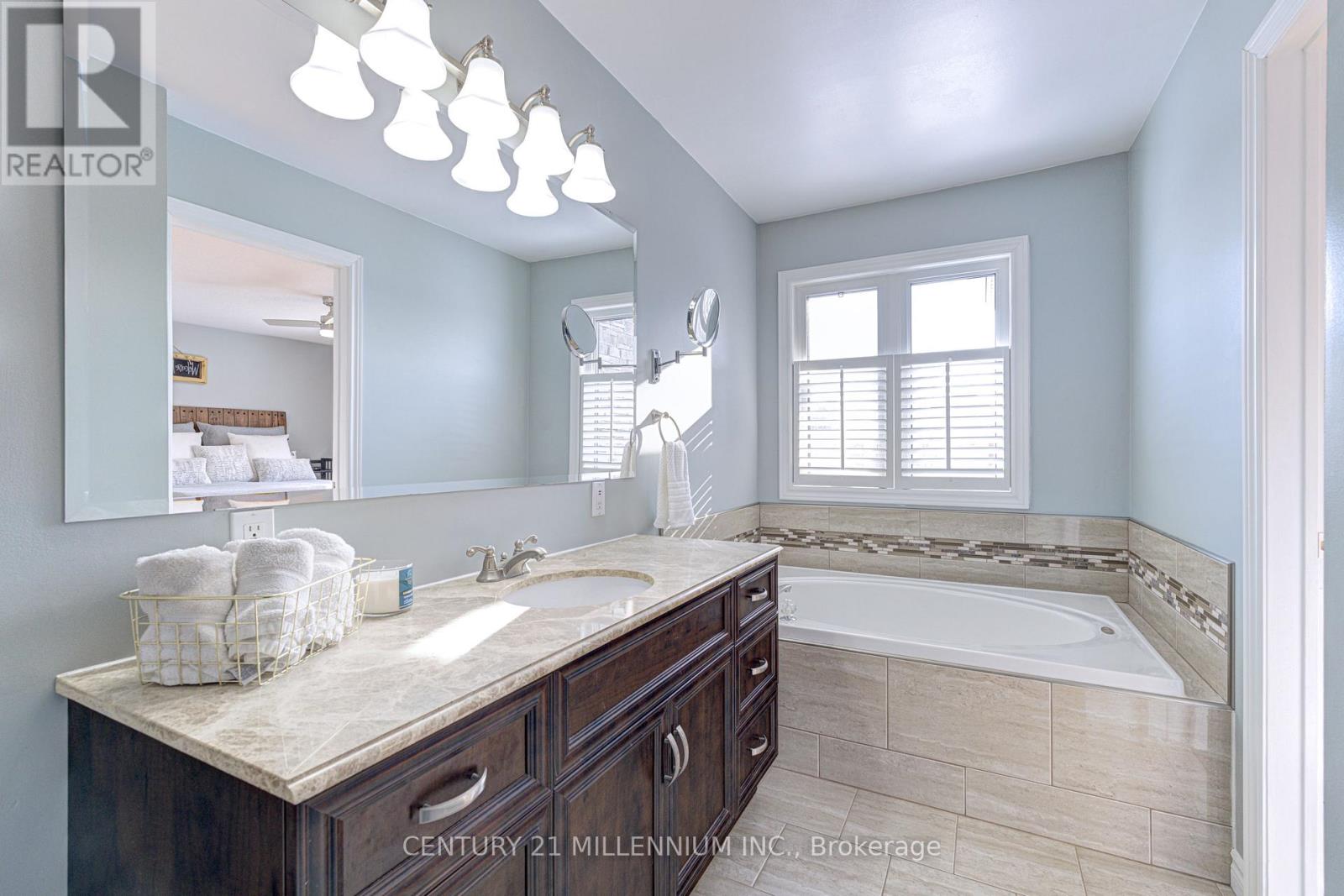 88 Eaton Street, Halton Hills, Ontario  L7G 5T2 - Photo 29 - W12739904