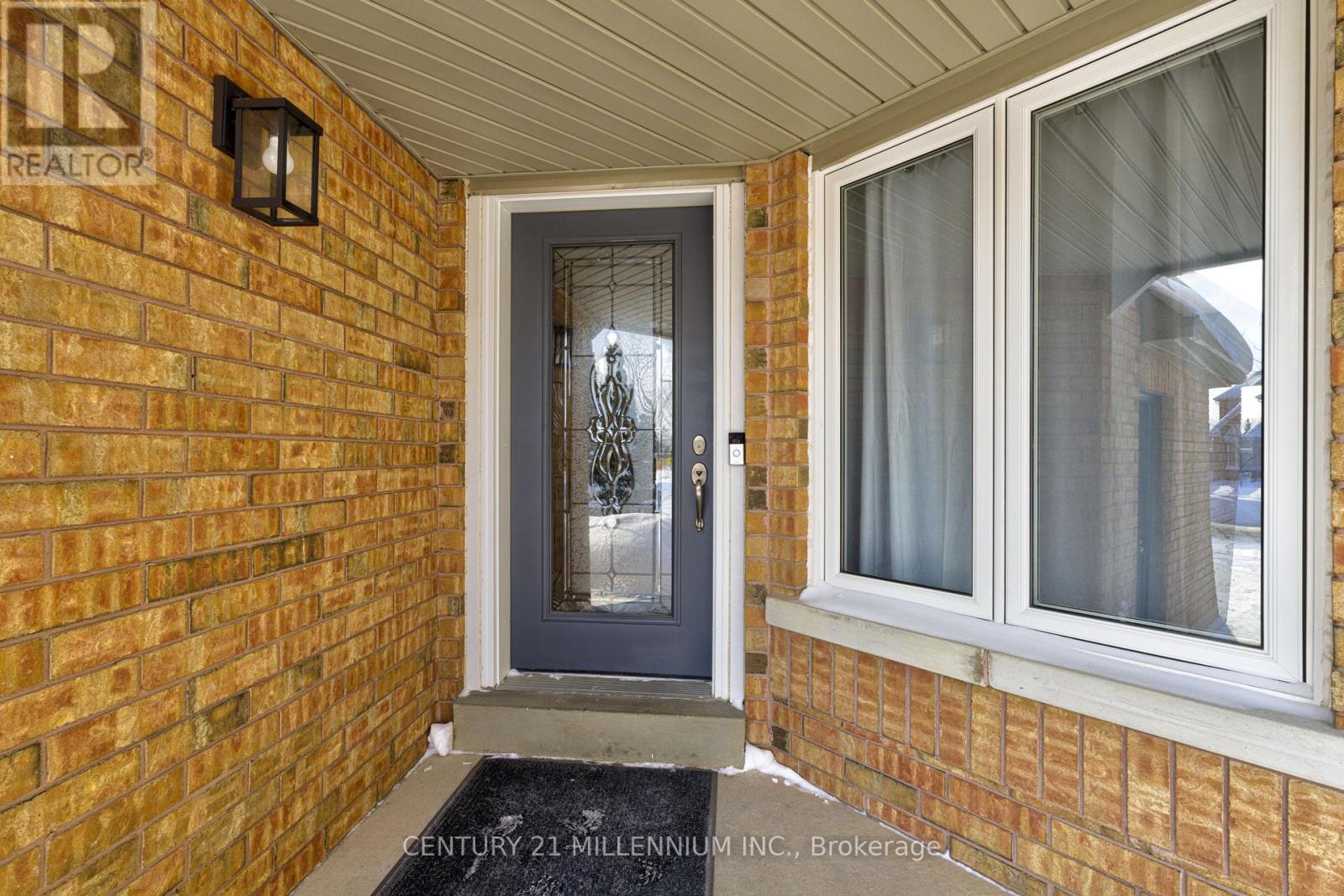 88 Eaton Street, Halton Hills, Ontario  L7G 5T2 - Photo 3 - W12739904