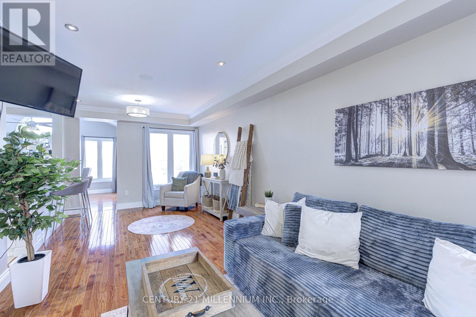 88 Eaton Street, Halton Hills, Ontario  L7G 5T2 - Photo 5 - W12739904