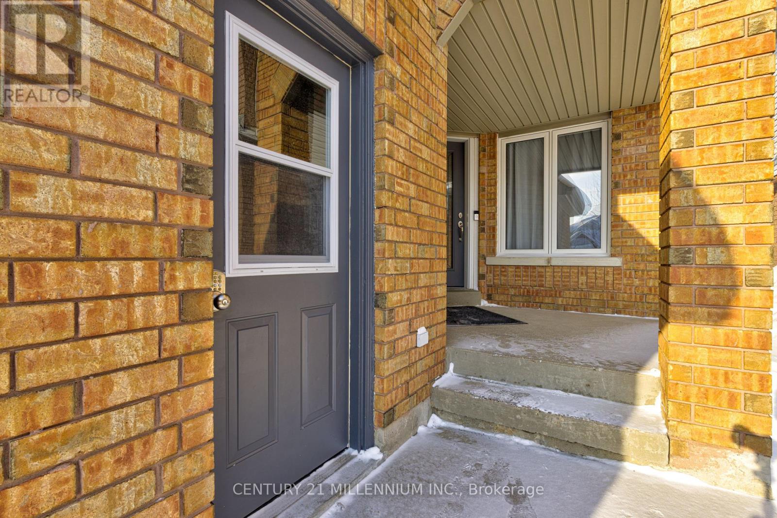 88 Eaton Street, Halton Hills, Ontario  L7G 5T2 - Photo 2 - W12739904