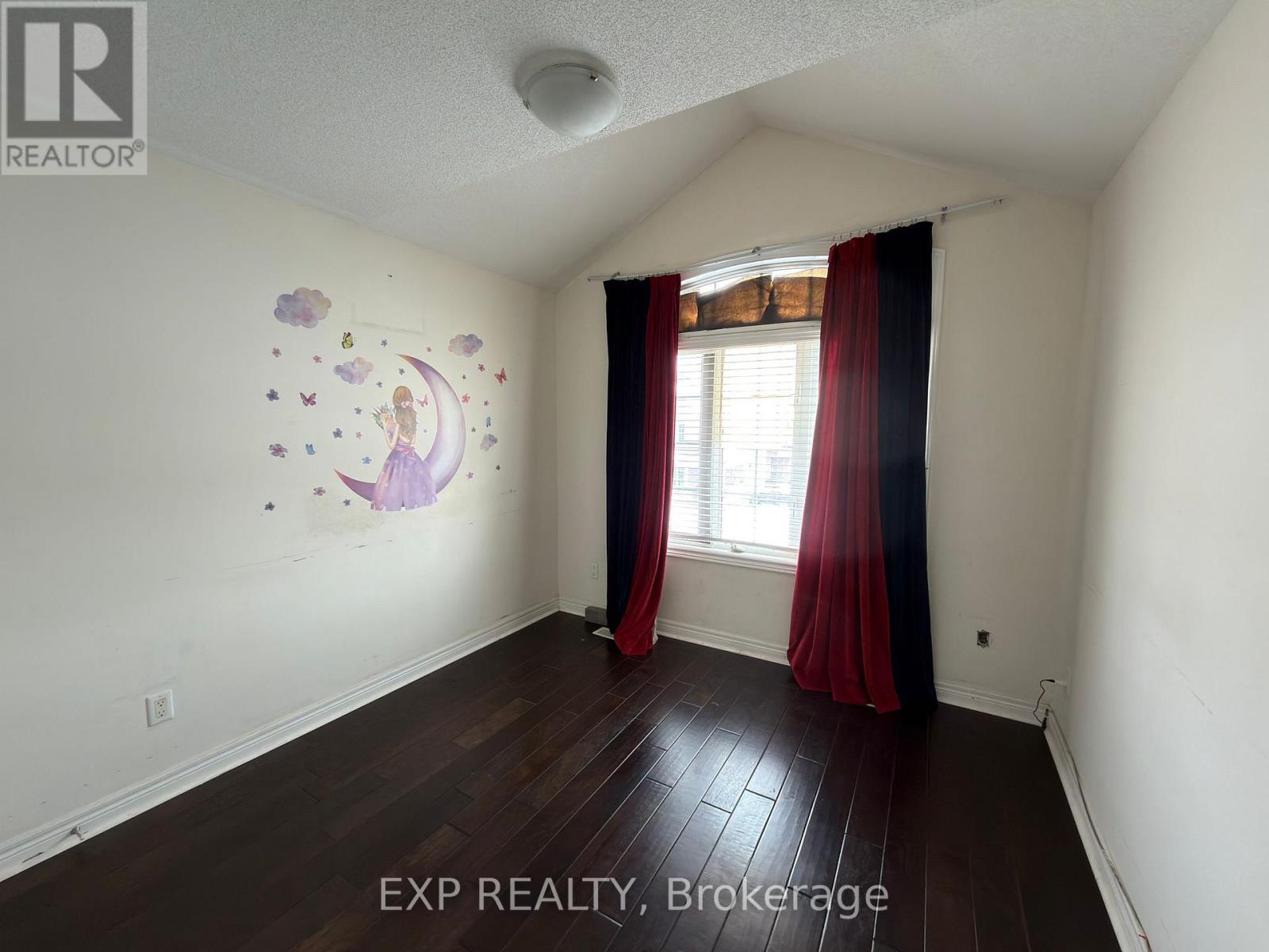 31 Denali Crescent, Brampton, Ontario  L6P 3P6 - Photo 9 - W12739932