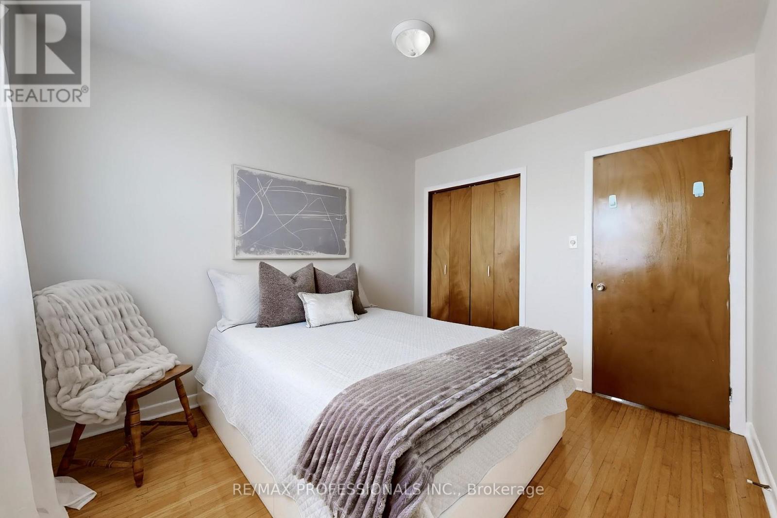134 Giltspur Drive, Toronto, Ontario  M3L 1M9 - Photo 18 - W12739990