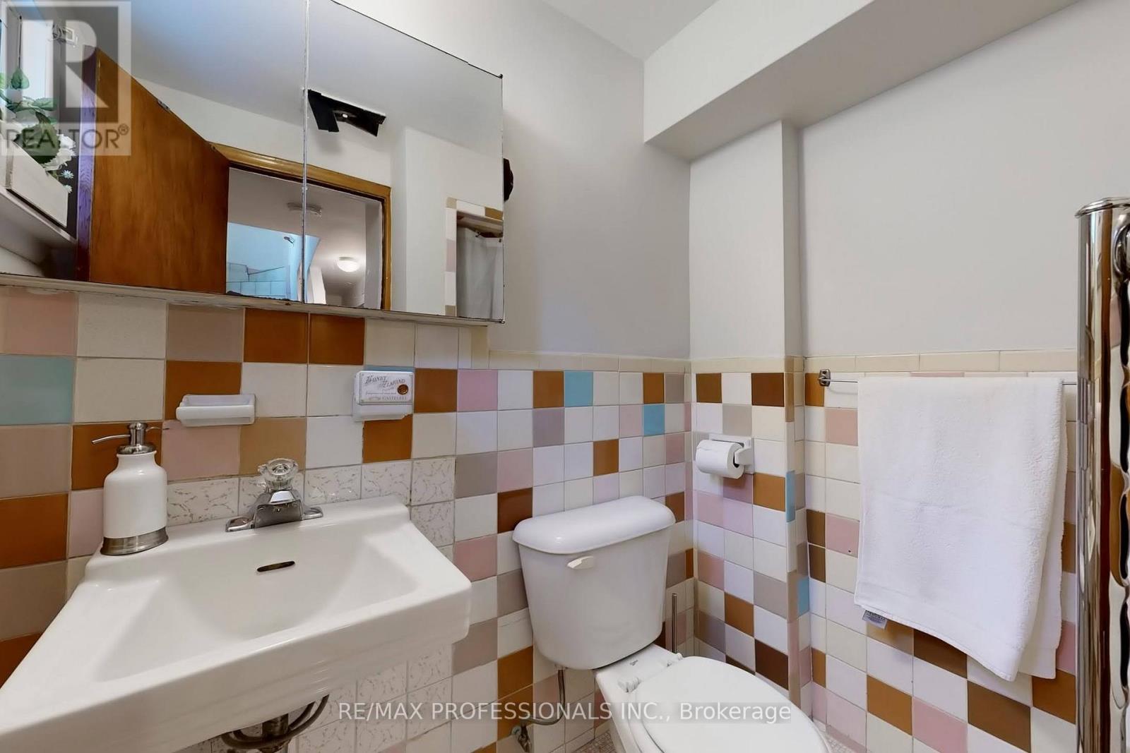 134 Giltspur Drive, Toronto, Ontario  M3L 1M9 - Photo 30 - W12739990