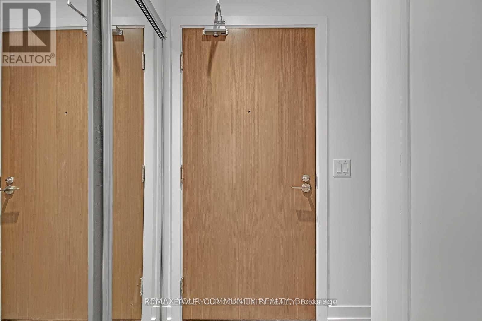 3705e - 1926 Lake Shore Boulevard, Toronto, Ontario  M6S 1A1 - Photo 3 - W12740048