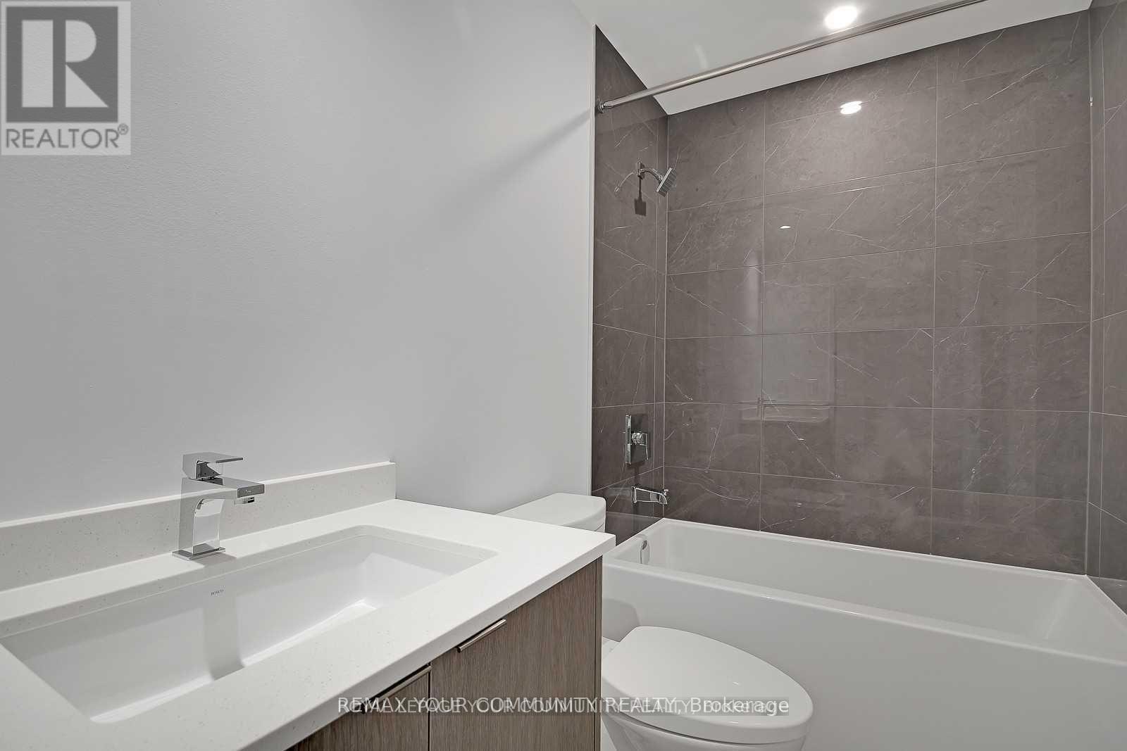 3705e - 1926 Lake Shore Boulevard, Toronto, Ontario  M6S 1A1 - Photo 6 - W12740048