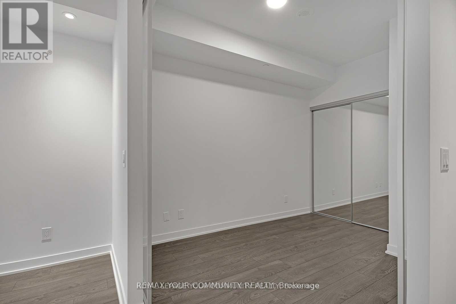 3705e - 1926 Lake Shore Boulevard, Toronto, Ontario  M6S 1A1 - Photo 8 - W12740048