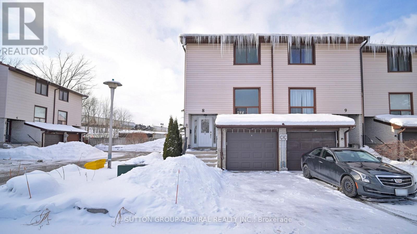 8 - 64 BRONTE STREET S, Milton, Ontario