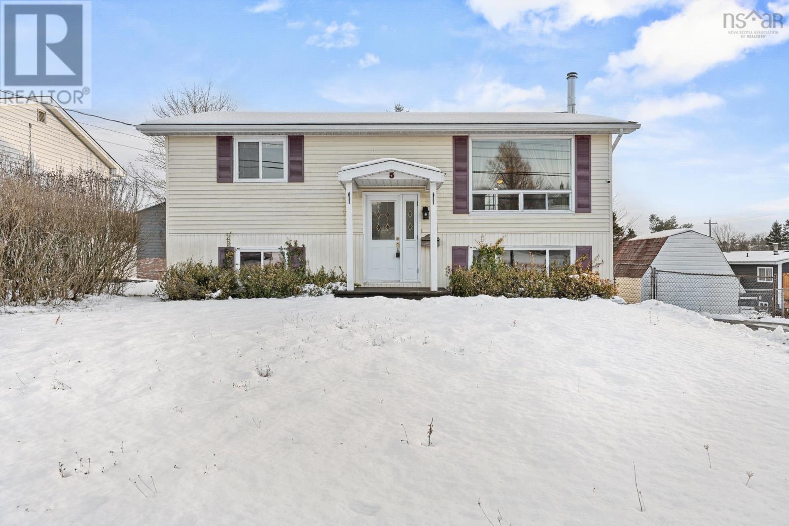 5 Poplar Drive, Cole Harbour, Nova Scotia  B2W 5M3 - Photo 1 - 202601604