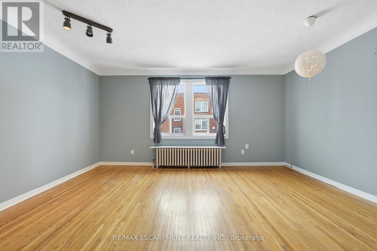 10 - 97 Connaught Avenue, Hamilton, Ontario  L8M 3C4 - Photo 7 - X12740090