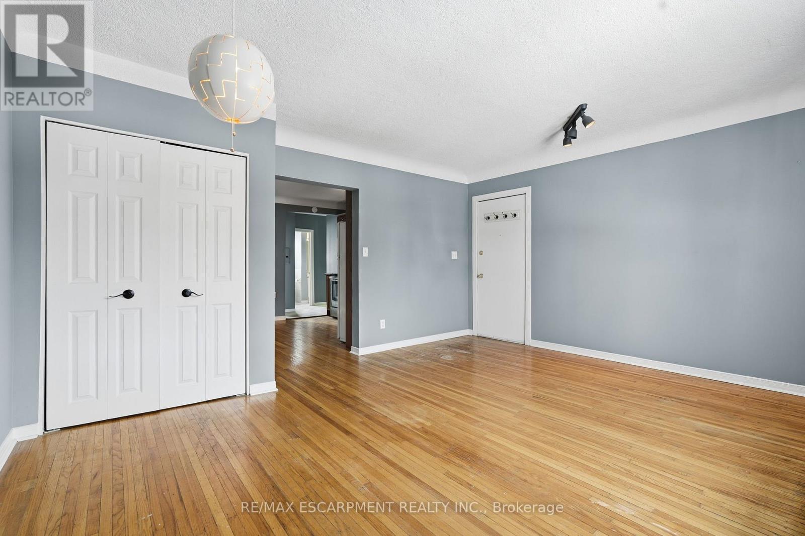 10 - 97 Connaught Avenue, Hamilton, Ontario  L8M 3C4 - Photo 9 - X12740090