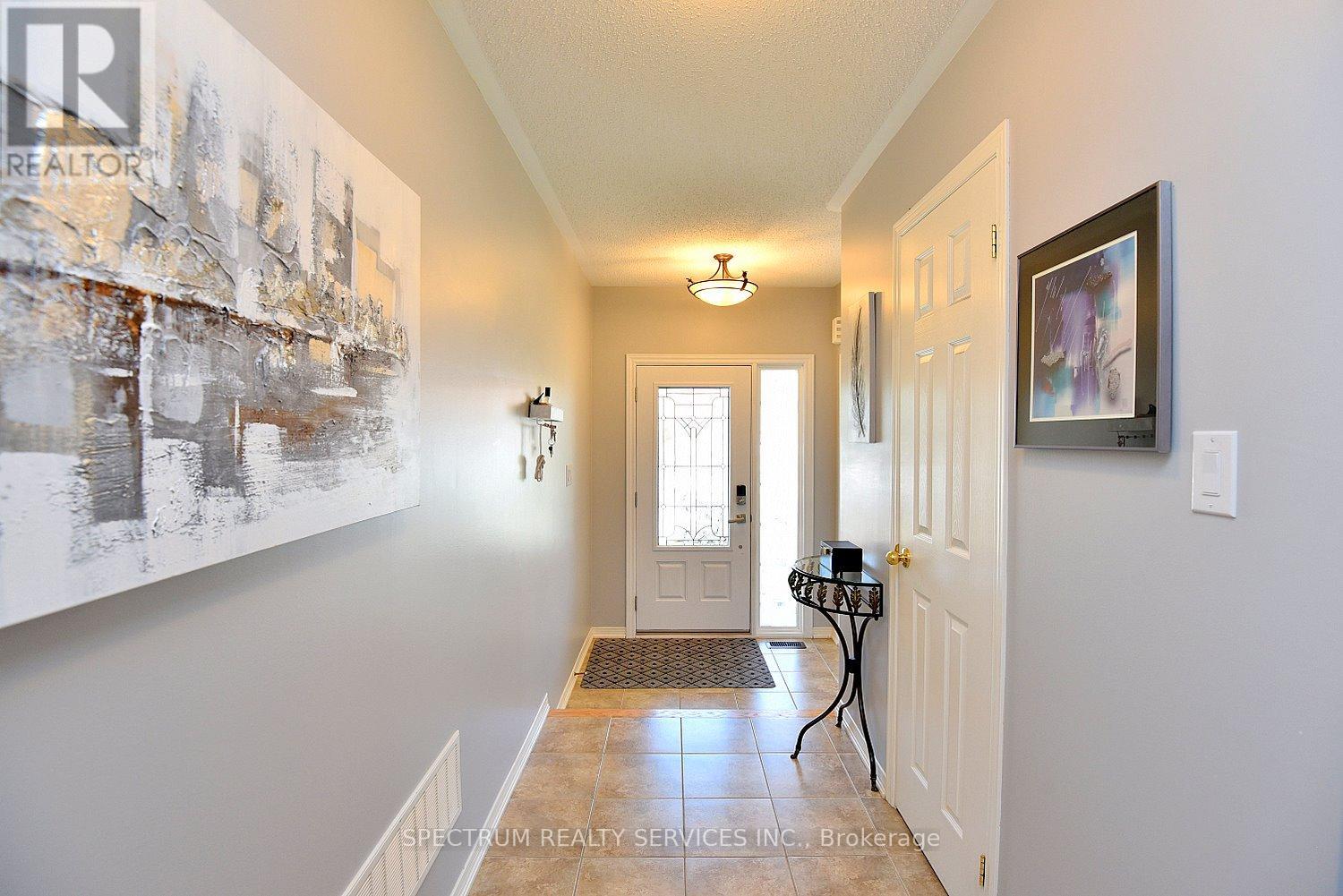 56 Mcknight Avenue, Hamilton, Ontario  L8B 0R5 - Photo 3 - X12740104