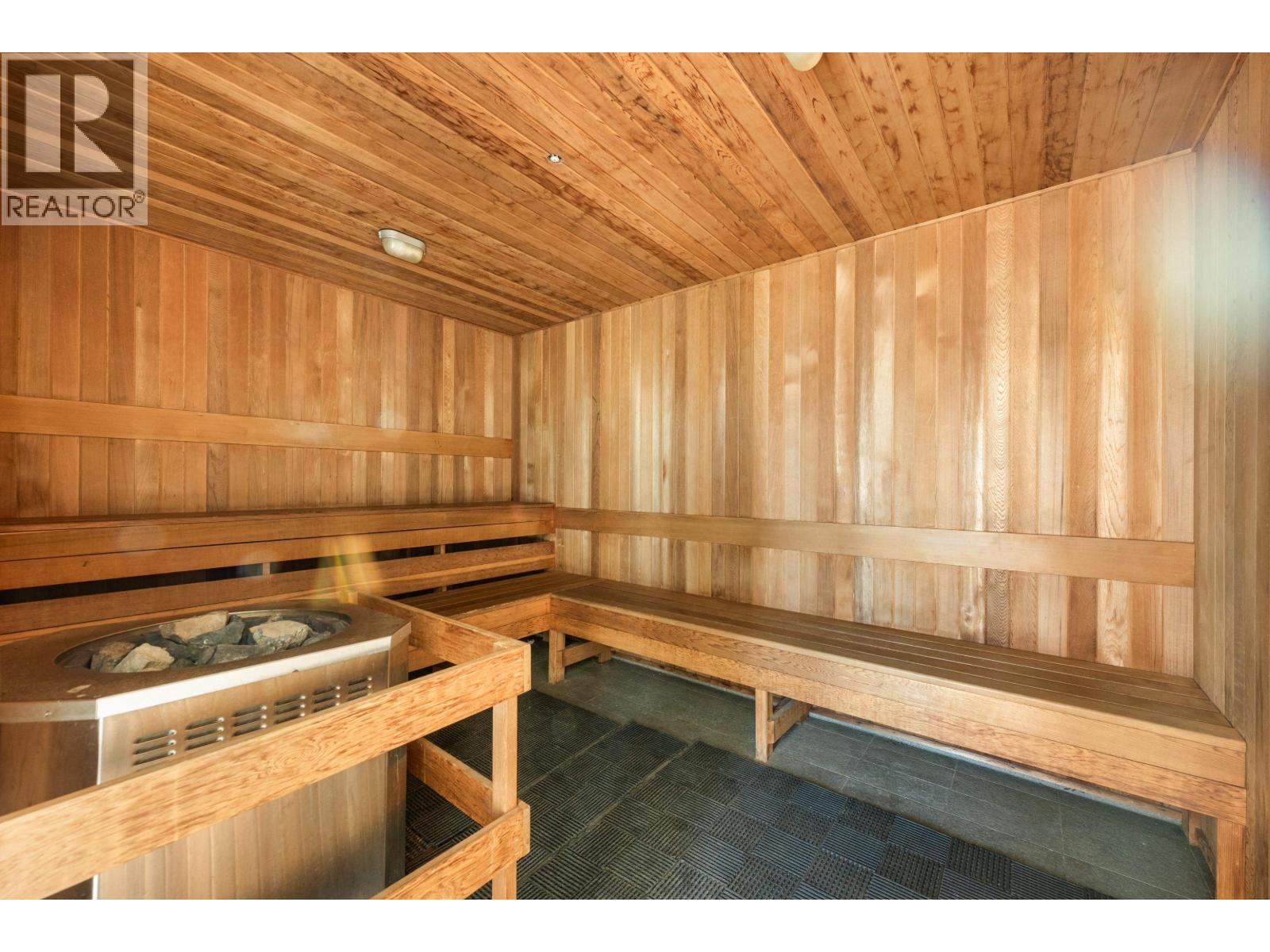 Listing Picture 28 of 38 : 302 7080 NO. 3 ROAD, Richmond / 烈治文 - 魯藝地產 Yvonne Lu Group - MLS Medallion Club Member