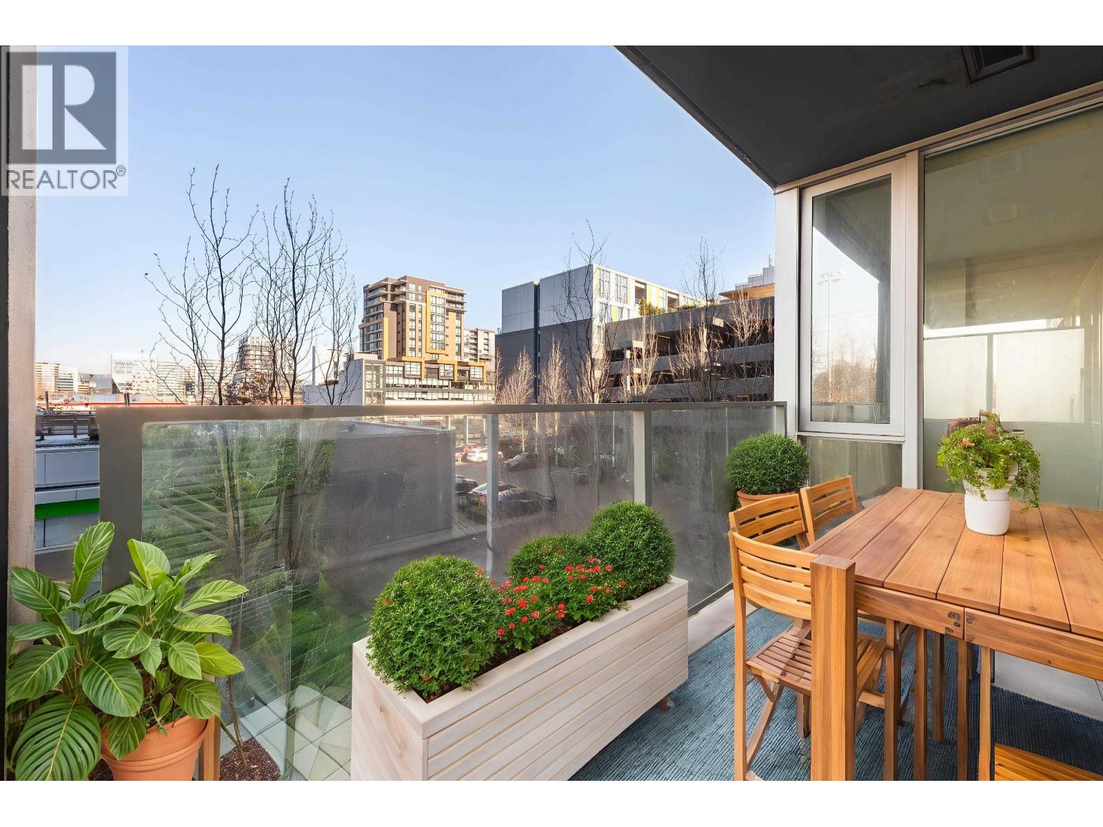 Listing Picture 8 of 38 : 302 7080 NO. 3 ROAD, Richmond / 烈治文 - 魯藝地產 Yvonne Lu Group - MLS Medallion Club Member