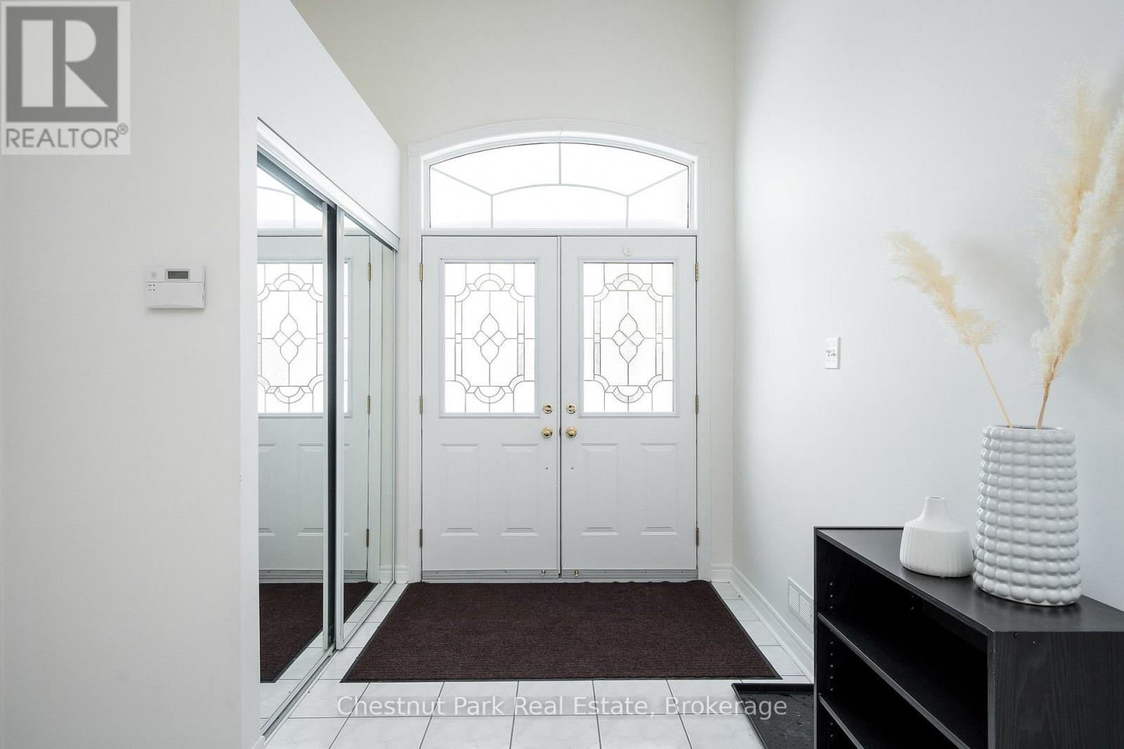 16 Green Pine Crescent, Wasaga Beach, Ontario L9Z 1P6 - Photo 4 - S12740196