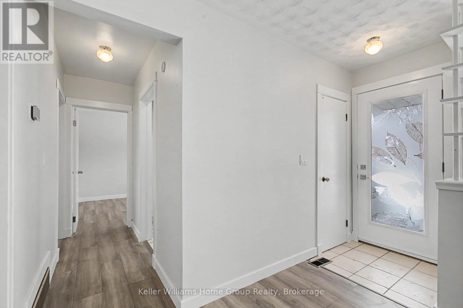 Upper - 34 Julia Drive, Guelph, Ontario  N1H 5W1 - Photo 12 - X12740182