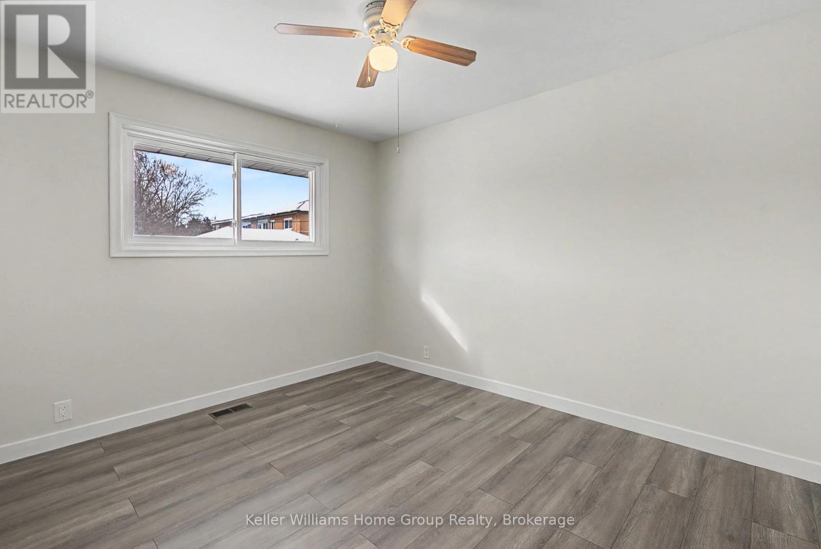 Upper - 34 Julia Drive, Guelph, Ontario  N1H 5W1 - Photo 17 - X12740182