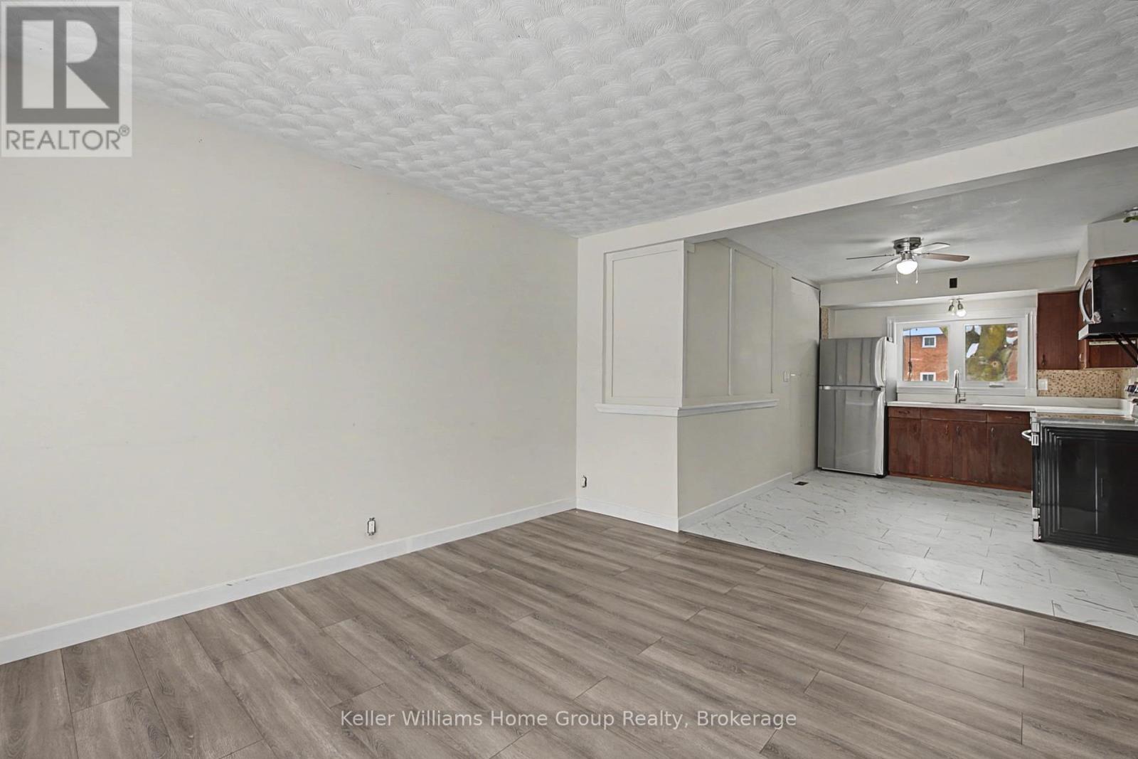 Upper - 34 Julia Drive, Guelph, Ontario  N1H 5W1 - Photo 8 - X12740182