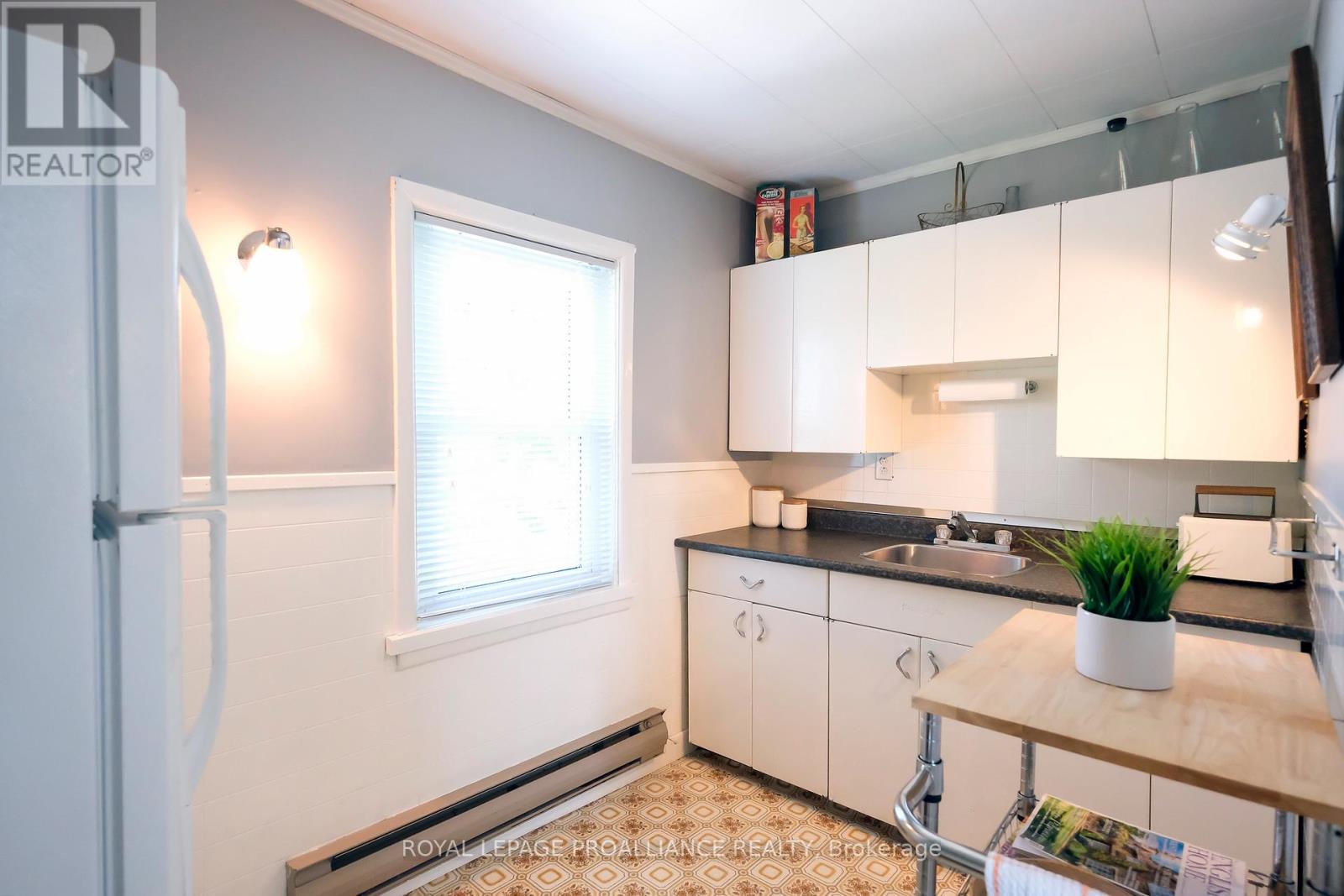 70 Front Street S, Belleville (Belleville Ward), Ontario  K8N 2Y3 - Photo 17 - X12740132