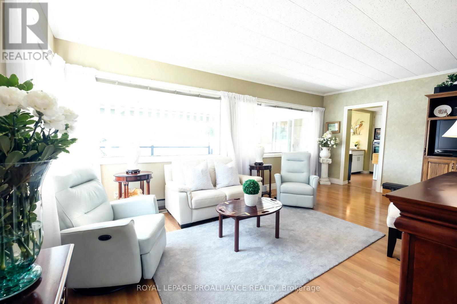 70 Front Street S, Belleville (Belleville Ward), Ontario  K8N 2Y3 - Photo 4 - X12740132