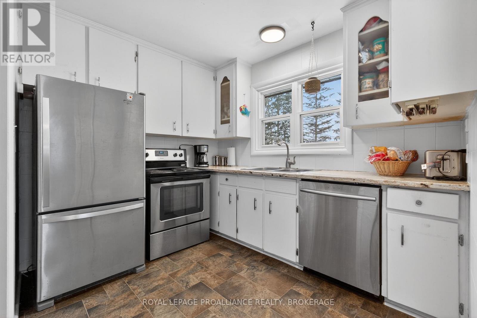 1746 Marian Crescent, Kingston, Ontario K7L 4V3 - Photo 11 - X12740128