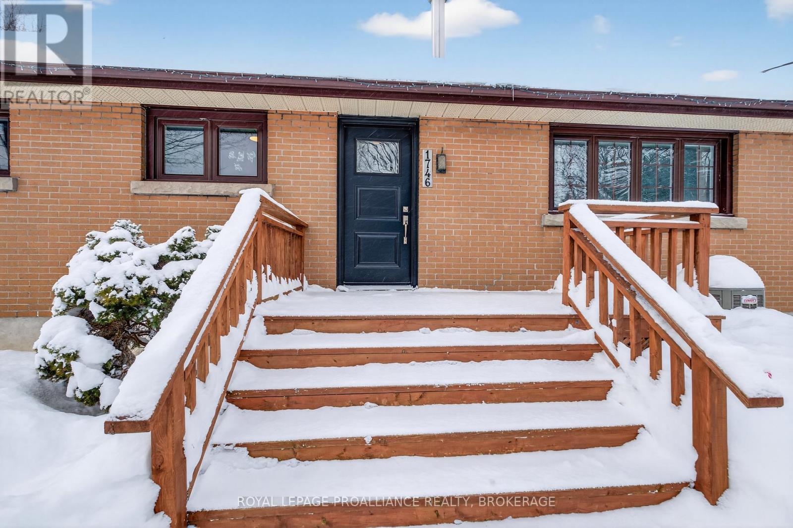 1746 Marian Crescent, Kingston, Ontario K7L 4V3 - Photo 3 - X12740128