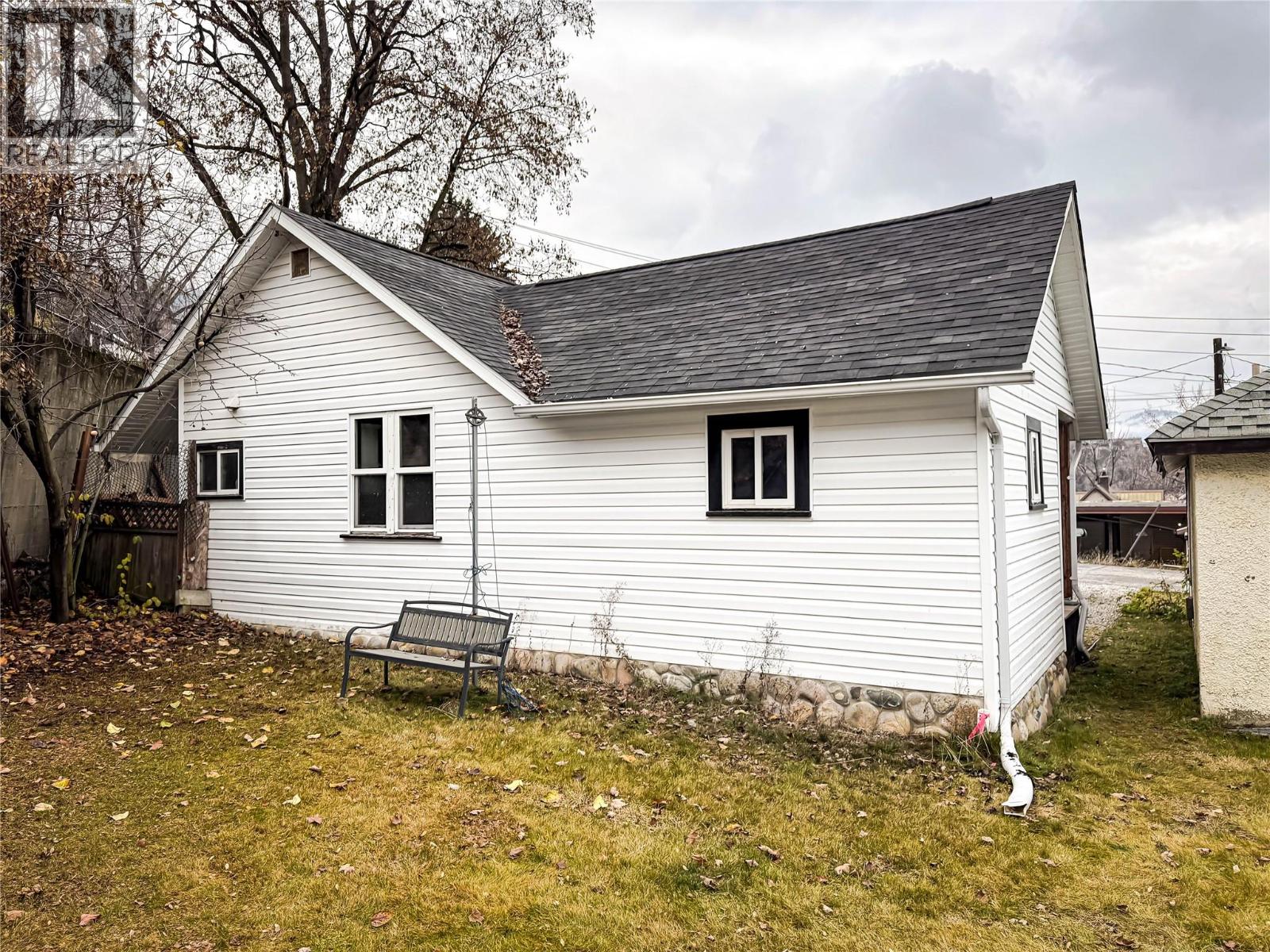 950 Aspen Street, Trail, British Columbia  V1R 3X9 - Photo 4 - 10370000