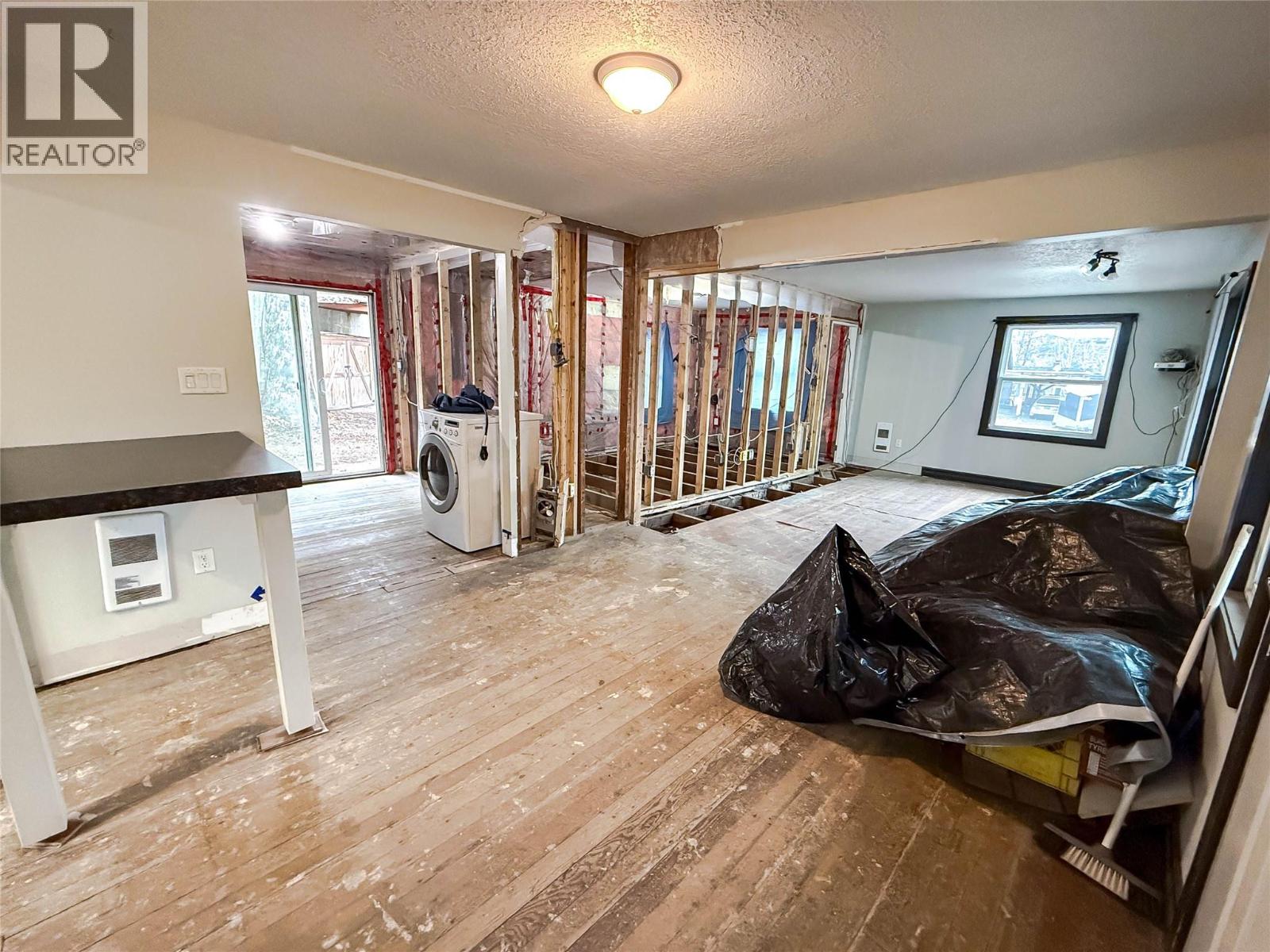 950 Aspen Street, Trail, British Columbia  V1R 3X9 - Photo 16 - 10370000