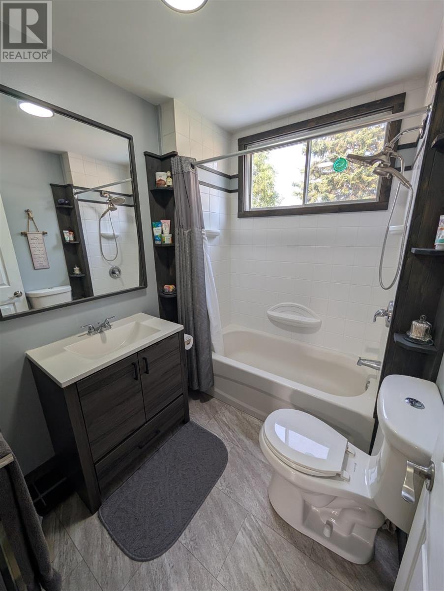 20 Second Ave, Wawa, Ontario P0S 1K0 - Photo 32 - SM260197