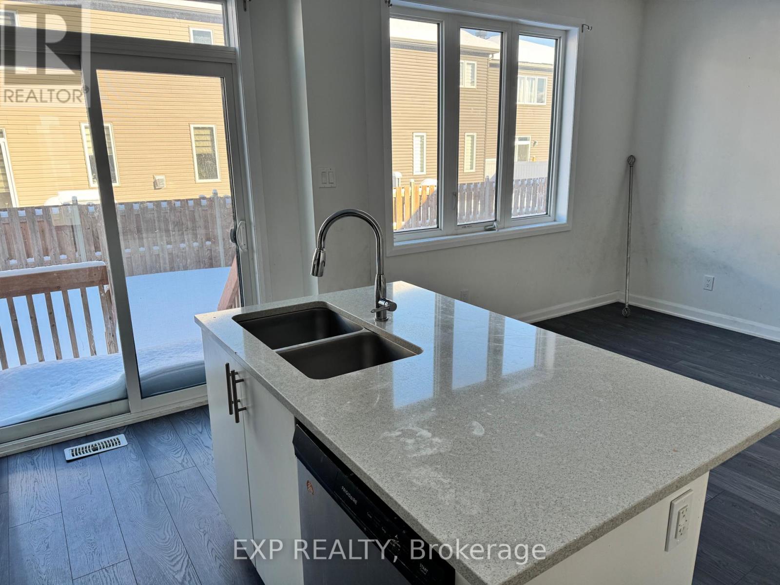 2063 Caltra Crescent, Ottawa, Ontario  K2J 6V4 - Photo 7 - X12740126