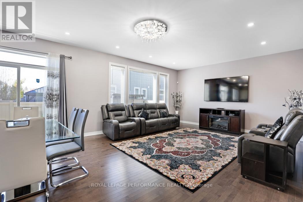 336 Lamarche Avenue, Ottawa, Ontario  K1C 1T1 - Photo 11 - X12740134