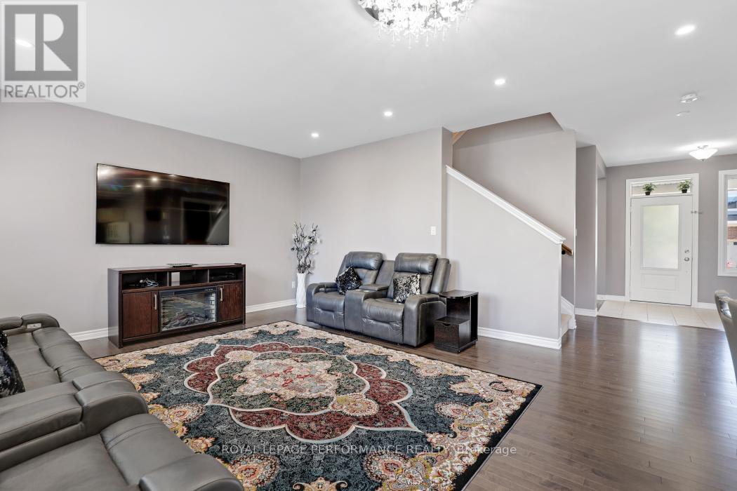 336 Lamarche Avenue, Ottawa, Ontario  K1C 1T1 - Photo 13 - X12740134