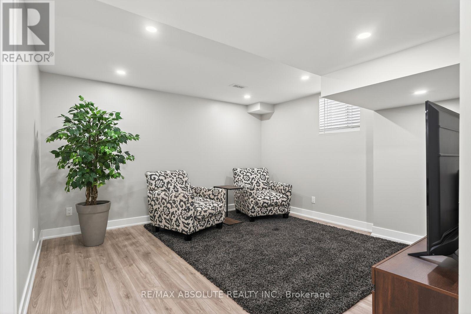 1008 Manege Street, Ottawa, Ontario  K2S 0Y7 - Photo 33 - X12740170