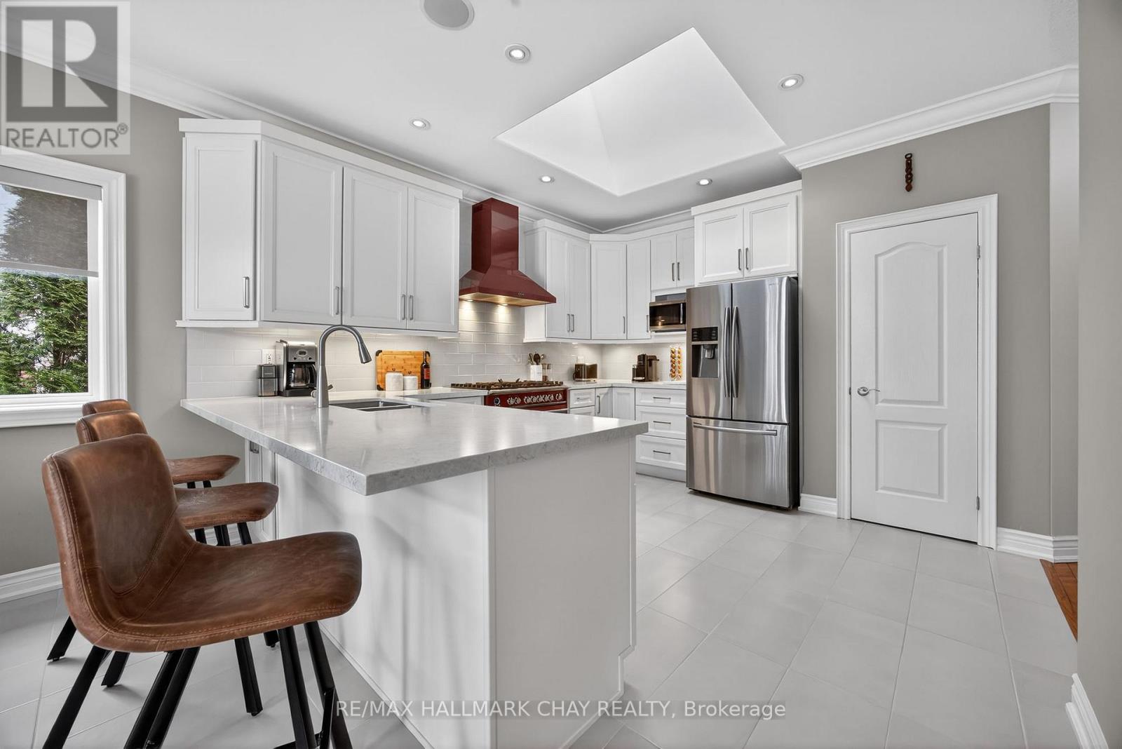 18 Cumming Drive, Barrie, Ontario  L4N 8H6 - Photo 7 - S12739934