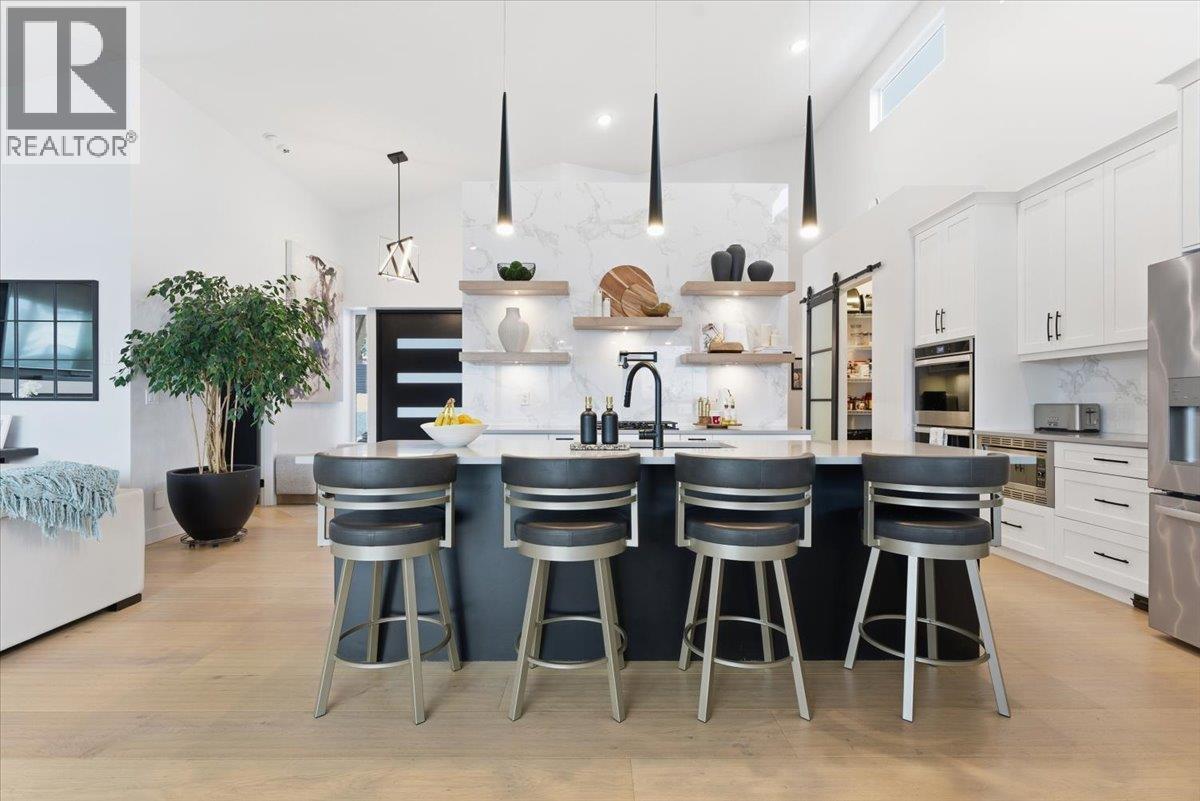 3410 Lakeshore Road Ne, Salmon Arm, British Columbia  V1E 3N4 - Photo 10 - 10373201