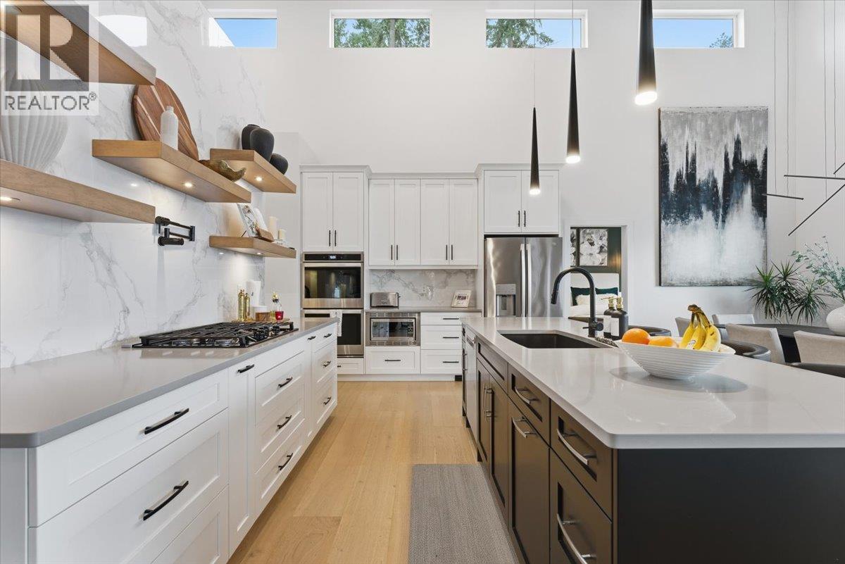 3410 Lakeshore Road Ne, Salmon Arm, British Columbia  V1E 3N4 - Photo 11 - 10373201